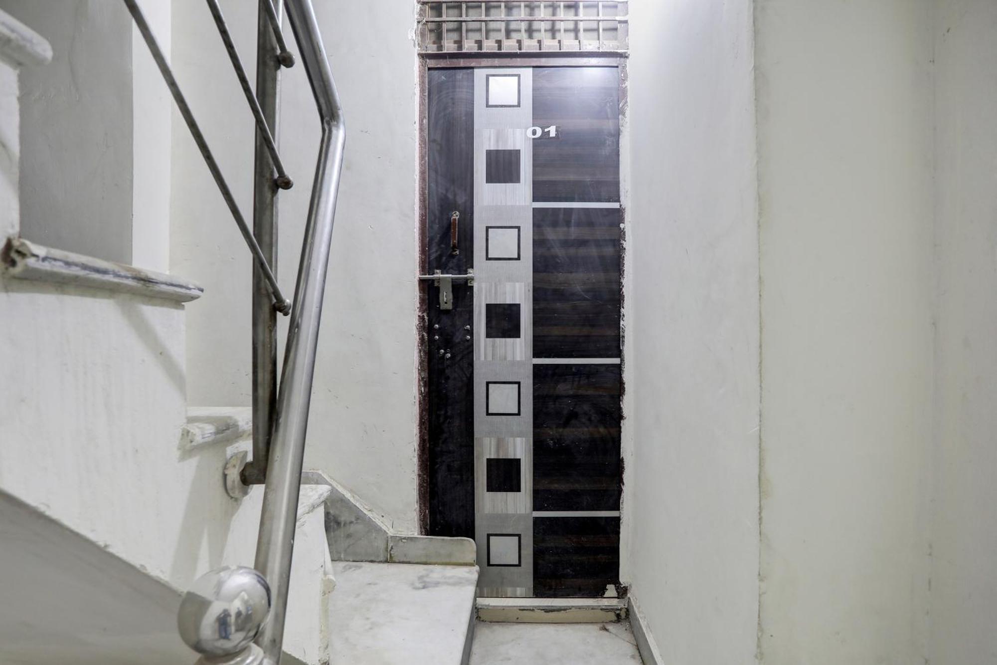 Hotel O Thirty Inns Noida Zewnętrze zdjęcie